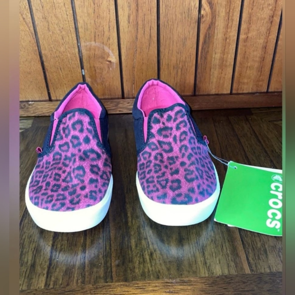 NWT CROCS ORIGINAL LEOPARD FOR GIRLS SIZE 2 Y . SOLE INSIDE POLIÉSTER ,